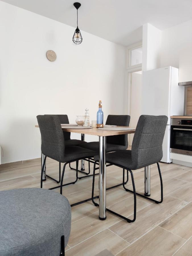 Apartments Leticia Врси Екстер'єр фото