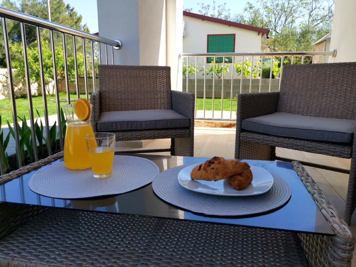 Apartments Leticia Врси Екстер'єр фото