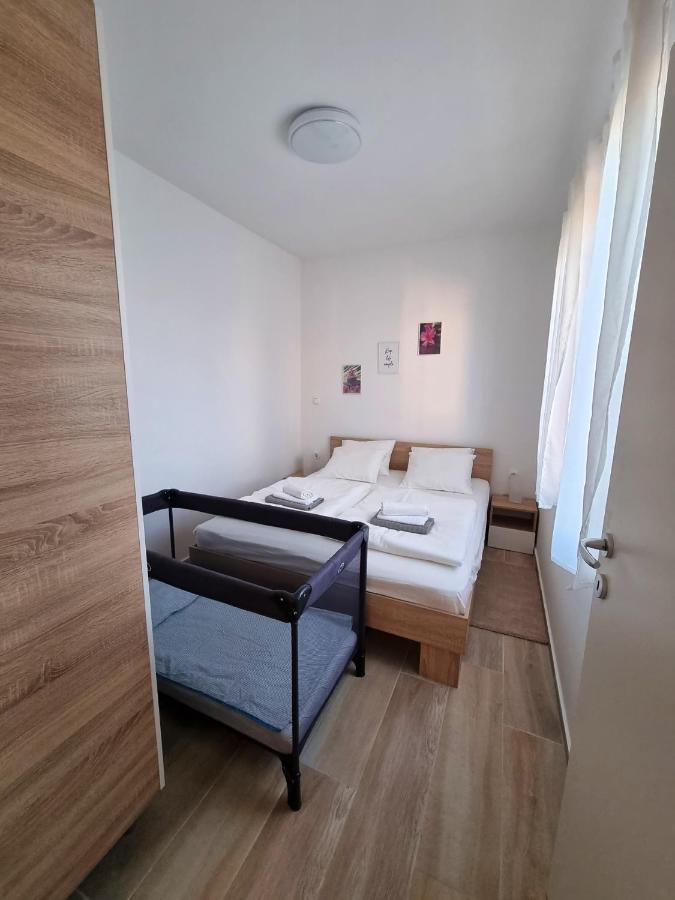 Apartments Leticia Врси Екстер'єр фото